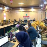 Rapat persiapan verifikasi lapangan Sanitasi Total Berbasis Masyarakat (STBM)